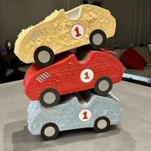 Retro car piñatas